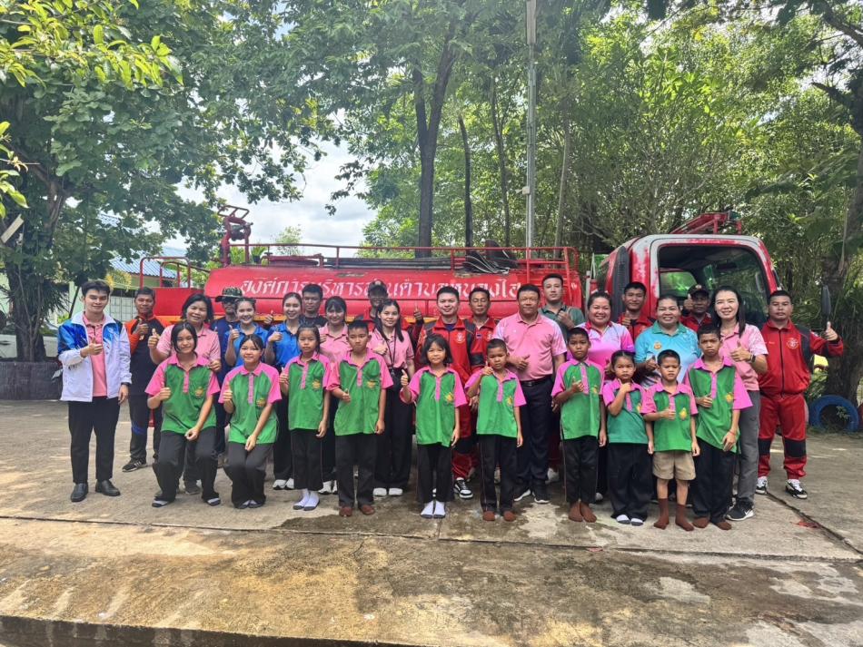 ทีมวิทยากรออกให้ความรู้เรื่องทักษะการเผชิญเหตุแผ่นดินไหวและภัยพิบัติ