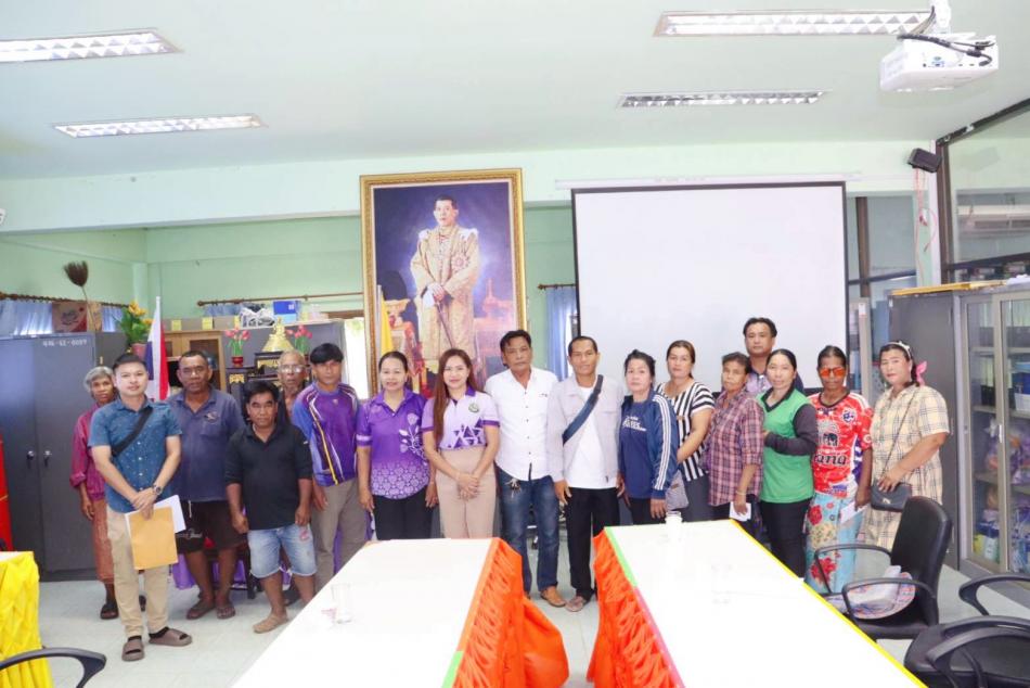 มอบเงินเยียวยาให้แก่ผู้ประสบเหตุวาตภัยในเขตพื้นที่ตำบลหนองไฮ